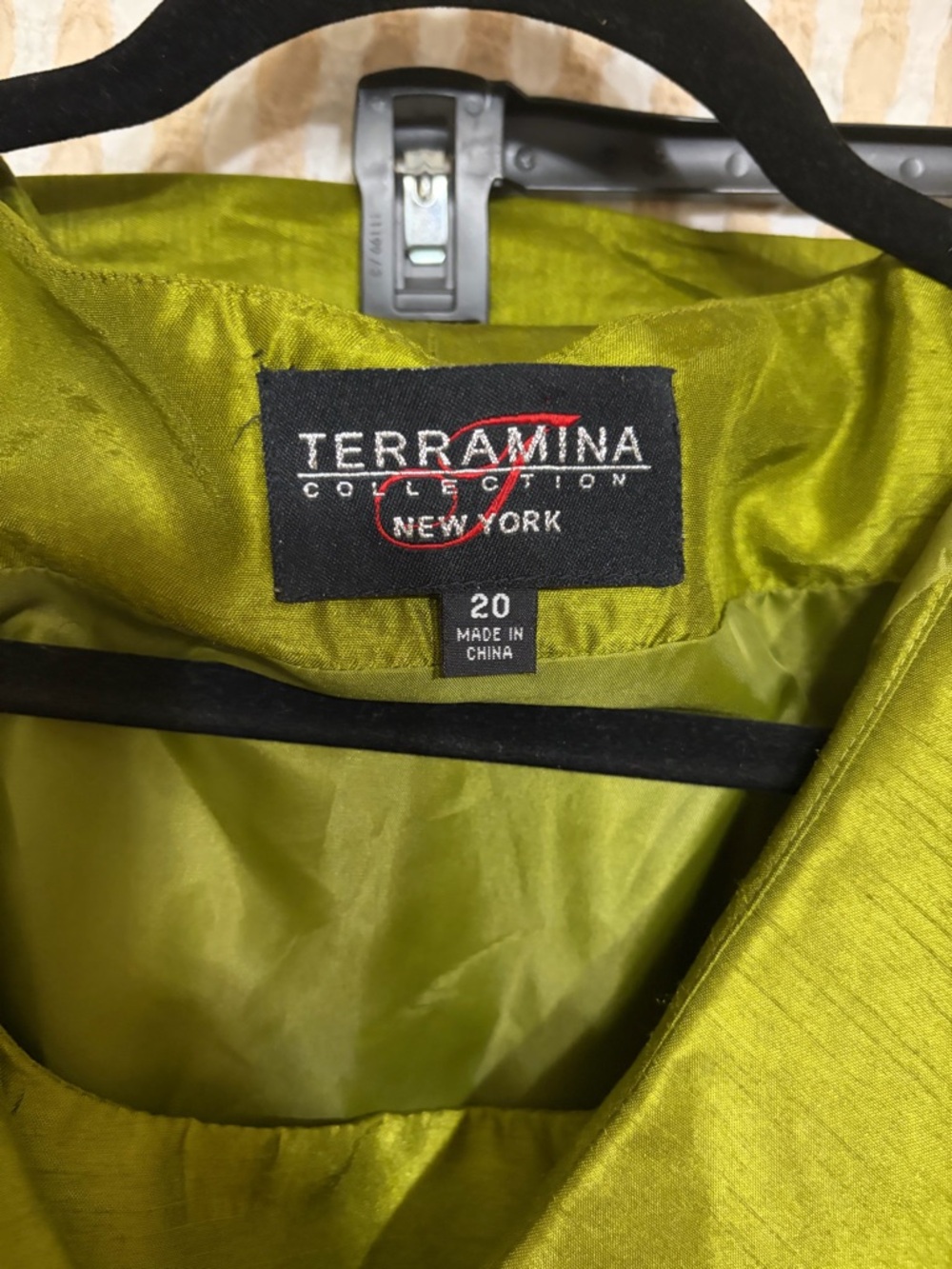 Terramina Olive Green Satin Bow-Accent Women's 3 pc set - Picture 2 of 4